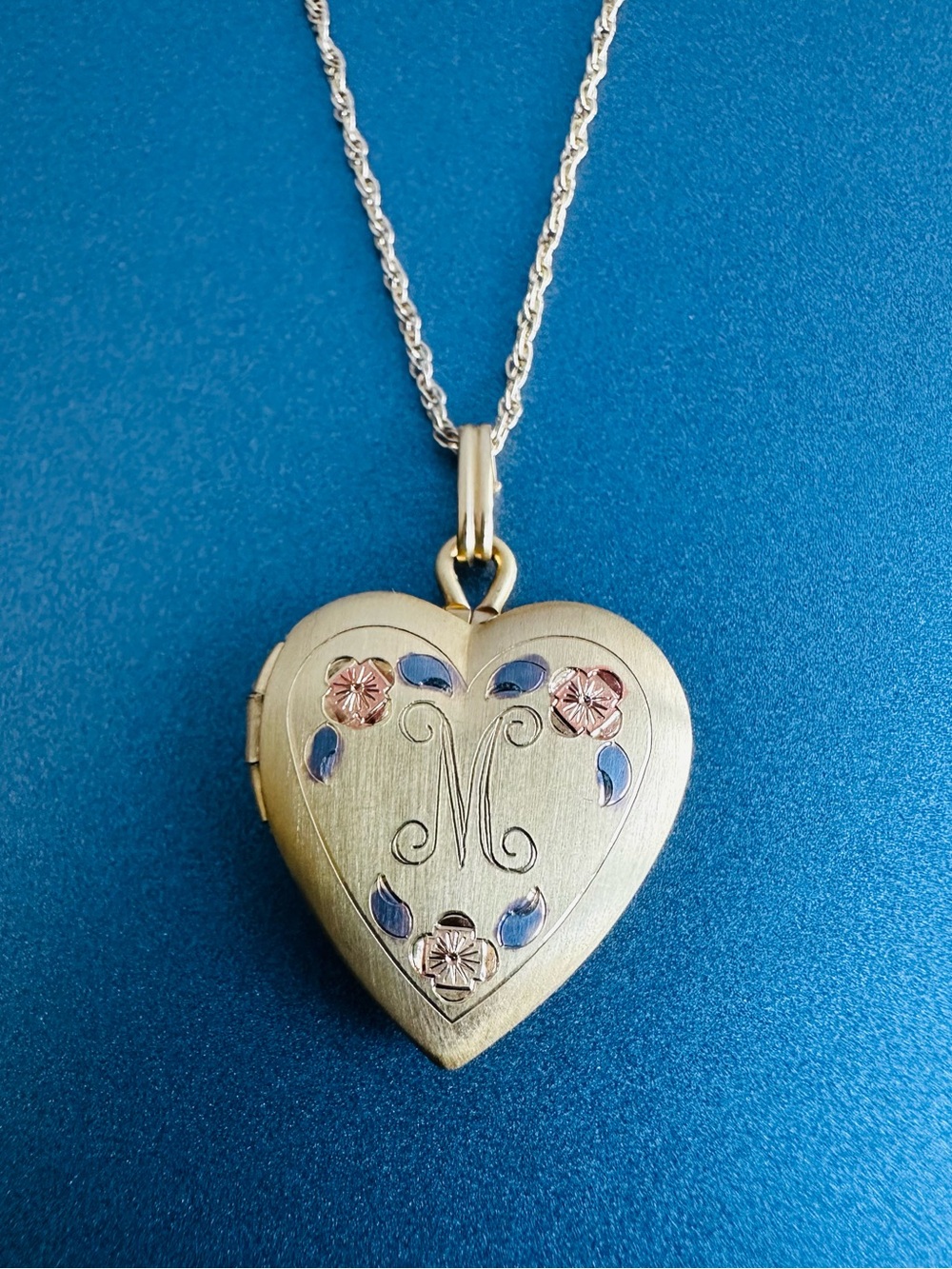 Vtg 14k Gold Filled Heart Locket Necklace Engraved Scrolled "M" and Florals 18”